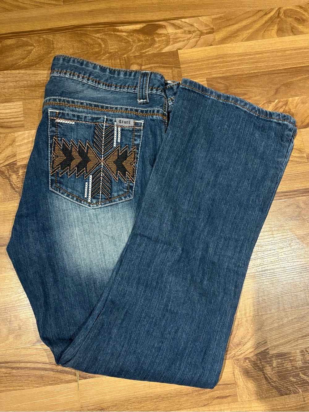Cruel Denim Abby Jean Size 33/15R Southwestern Aztec Embroidery Rodeo Western